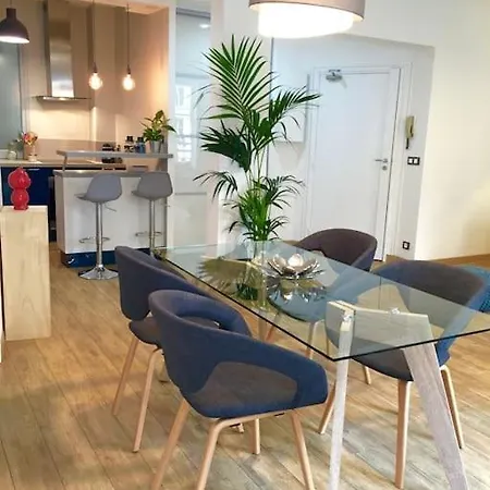 Newly Renovated Spacious In Montorgeuil Area * Paris