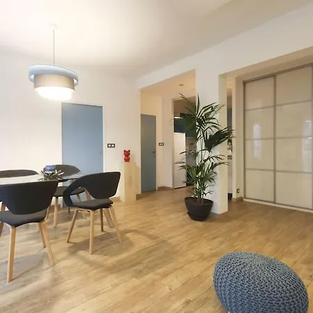 Newly Renovated Spacious In Montorgeuil Area Lägenhet *