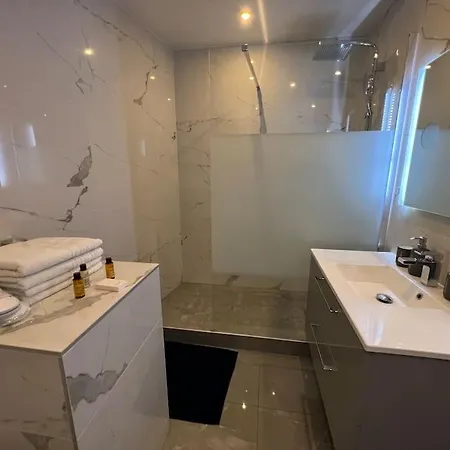 Apartment Newly Renovated Spacious In Montorgeuil Area