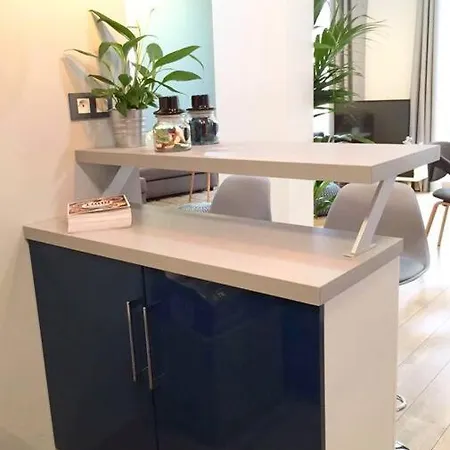 Newly Renovated Spacious In Montorgeuil Area * Paris