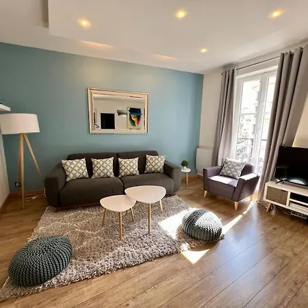 Newly Renovated Spacious In Montorgeuil Area